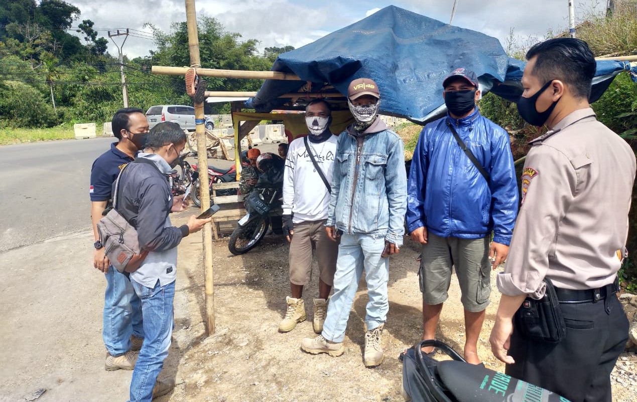 Anggota Polsek Pamulihan Lakukan Patroli Dialogis